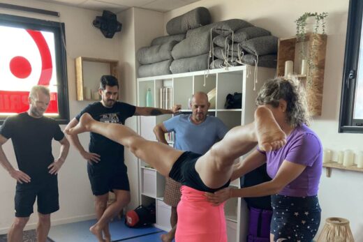 Découvrez l&#8217;Acroyoga dans le Var : Une Pratique de Bien-Être et de Connexion
