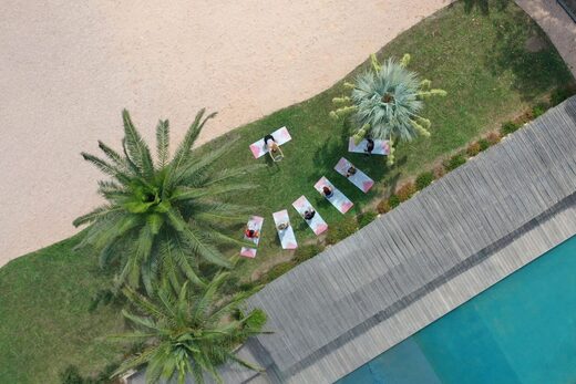Découvrez le Bien-Être au Cœur du Golfe de Saint-Tropez : Yoga et Pilates pour Équilibrer Corps et Esprit