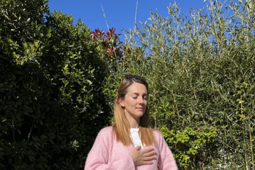Yoga Thérapeutique dans le Golfe de Saint-Tropez : Techniques pour un Sommeil Réparateur