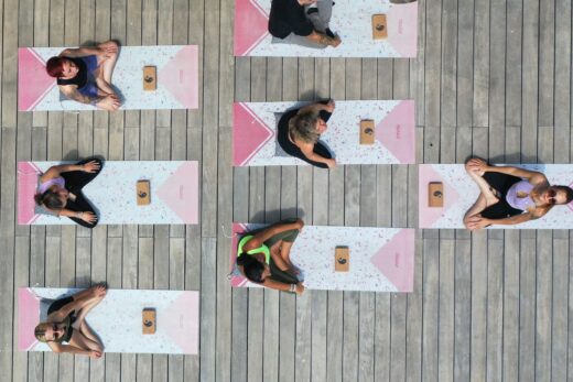 Organiser une Team Building Réussi : Intégrez le Yoga dans le Var